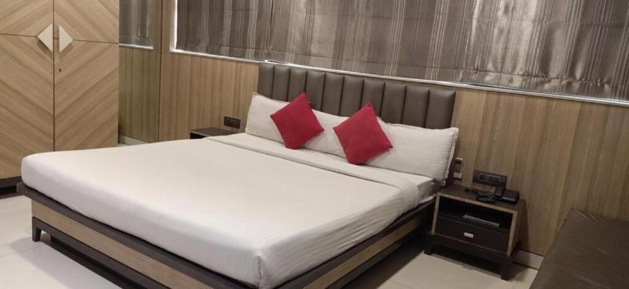 Hotel Pratiksha Residency Navi Mumbai Buitenkant foto